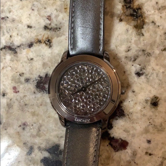 Stunning DKNY Silver Grey Watch (New Battery) - Picture 2 of 5